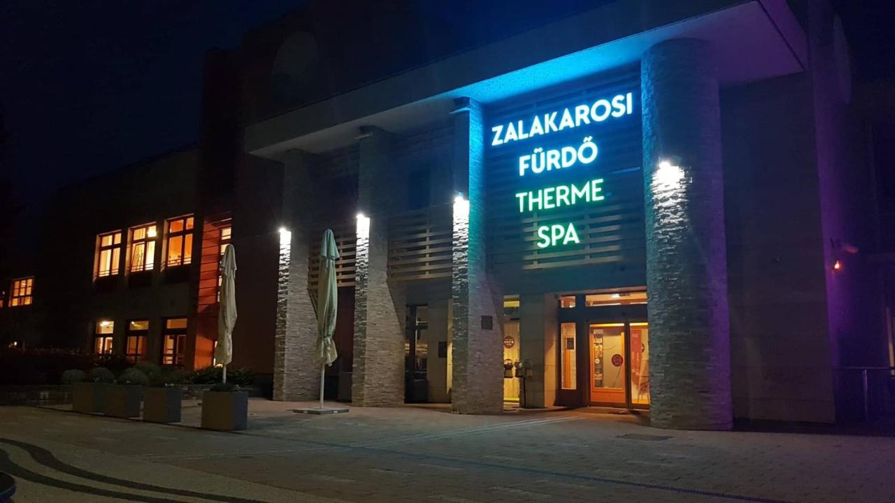 Family Panzio Zalakaros Bed & Breakfast エクステリア 写真